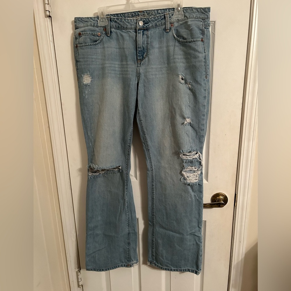 American Eagle distressed jeans size 16reg